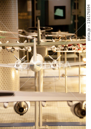 後方から見た飛行機の模型 116176894