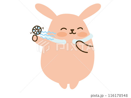 笑顔でネッククーラーとハンディファンをするうさぎ 116178548