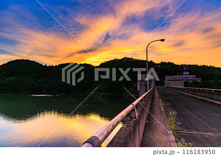 2024年夏布目ダムの夕景 ゴールデンアワーからブルーアワーまで ダム堰堤越しの夕焼け⑬ 2024年夏布目ダムの夕景 ゴールデンアワーからブルーアワーまで ダム堰堤越しの夕焼け⑬ 116183950