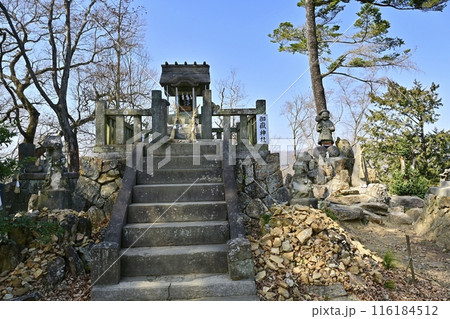足利市の足利城跡両崖山山頂神社 116184512