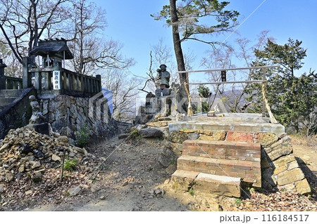 足利市の足利城跡両崖山山頂神社 116184517