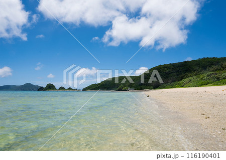座間味島阿真ビーチとシルグスク、沖縄県慶良間諸島 座間味島阿真ビーチとシルグスク、沖縄県慶良間諸島 116190401