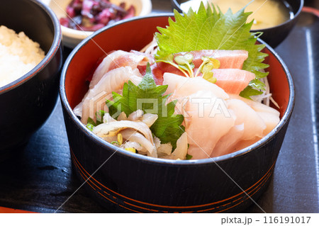 おいしい刺身定食 116191017