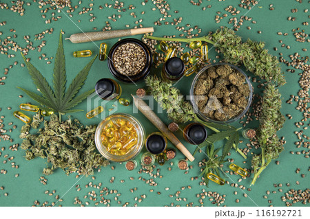 Flat lay, Top view of marijuana leaves and cannabis buds, cbd concept 116192721