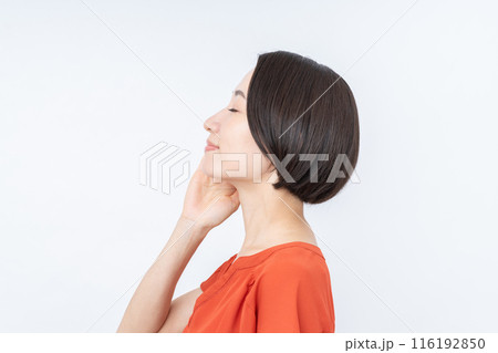 ミドルの女性のビューティ 116192850