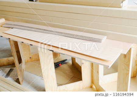 リフォーム工事施工中の木材 日曜大工 DIY リフォーム工事施工中の木材 日曜大工 DIY 116194394