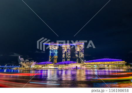 シンガポール　夜のマリーナベイ 116198658