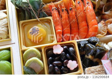 お正月のおせち料理 116200684