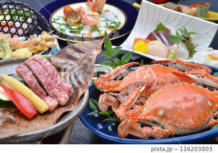 新鮮なカニと牛肉の融合、彩り豊かなディナーコース 116203803