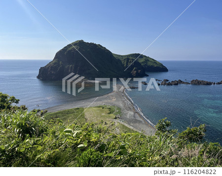 新潟県佐渡島の二ツ亀島 新潟県佐渡島の二ツ亀島 116204822