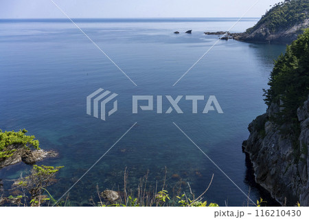 山陰海岸ジオパーク・但馬漁火ラインの海岸・兵庫県竹野温泉付近 山陰海岸ジオパーク・但馬漁火ラインの海岸・兵庫県竹野温泉付近 116210430