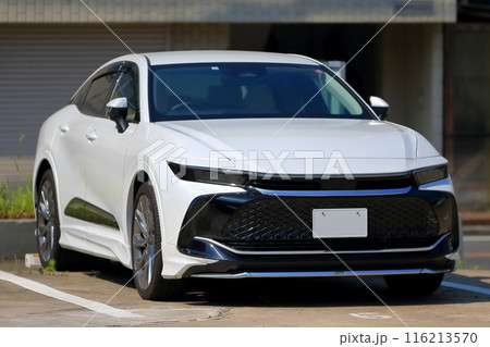 白いセダン　イメージ 116213570