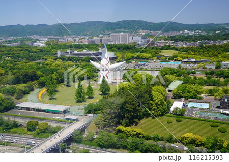大阪 吹田 観覧車から見た万博公園(中央部)(北方向、初夏) 大阪 吹田 観覧車から見た万博公園(中央部)(北方向、初夏) 116215393