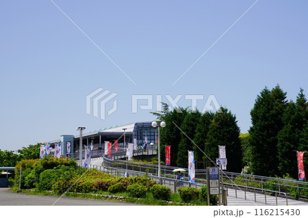 大阪　吹田　万博記念公園　万博記念公園駅（初夏） 116215430