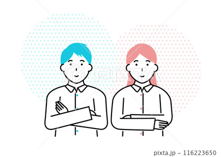 白シャツのペアルックを着た若いカップル 白シャツのペアルックを着た若いカップル 116223650