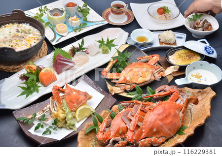 贅沢カニ料理のフルコースで味わう至福の時 贅沢カニ料理のフルコースで味わう至福の時 116229381