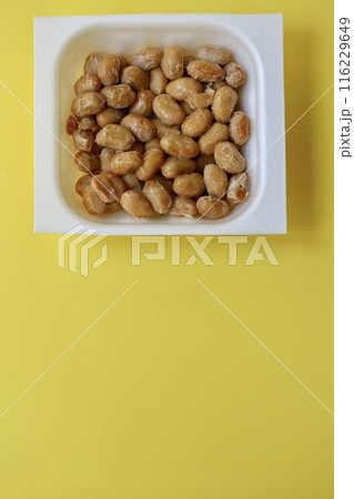 北海道産のパック入り大粒納豆　発酵食品 116229649