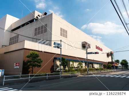 イトーヨーカドー国領店　巨大　夏晴れの青空　東京都調布市 116229874