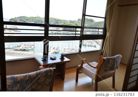 海辺の伝統的な和室からの眺望 116231783