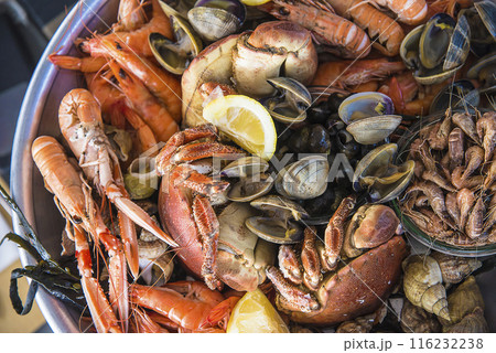 Plate with seafoods 116232238