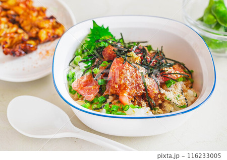 マグロ丼 116233005