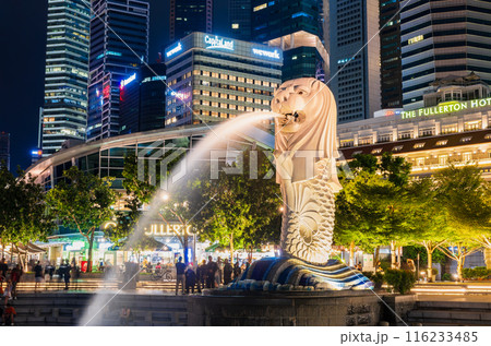 シンガポール 夜のマーライオン シンガポール 夜のマーライオン 116233485