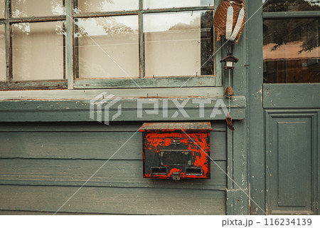 古い建物と郵便受け【妻籠宿】 116234139