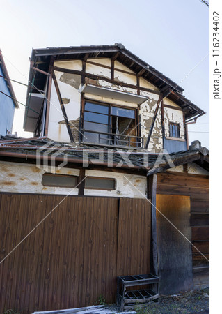 古い老朽化した中古住宅 古い老朽化した中古住宅 116234402