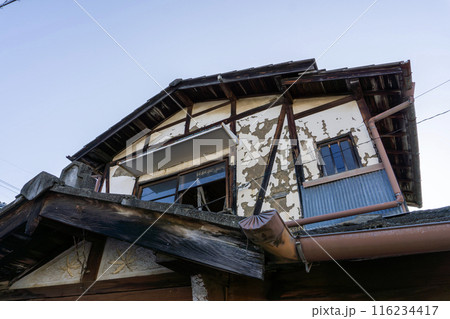 古い老朽化した中古住宅 古い老朽化した中古住宅 116234417
