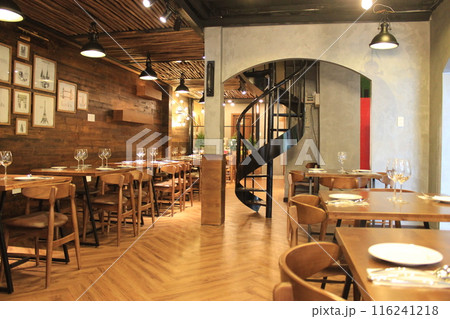 絶対見逃せない！ベトナムホーチミンの観光スポット　ベトナム料理、ピンク教会、奇怪遺産、夜景 116241218