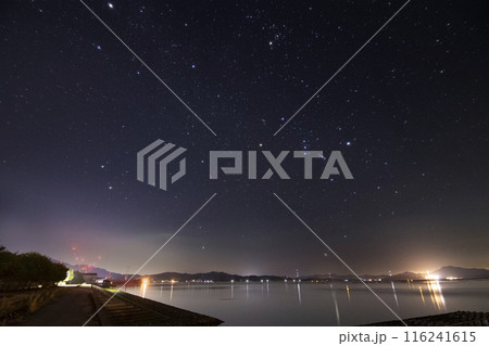 瀬戸内の秋の星景　昇るオリオン座と冬のダイヤモンド 116241615