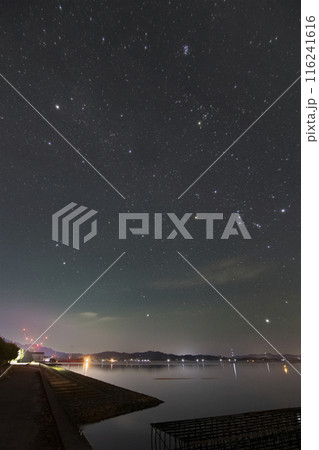 瀬戸内の秋の星景　昇るオリオン座と冬のダイヤモンド 116241616