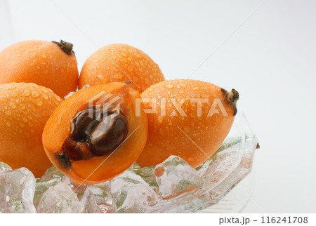 びわ　　　白バック 116241708