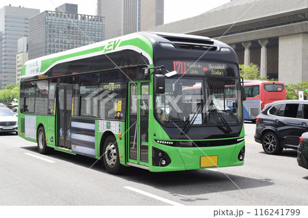 韓国ソウルのEVバス 116241799