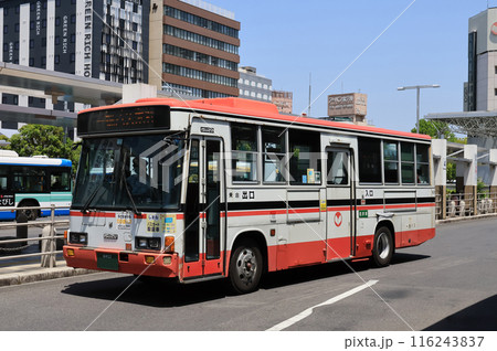 松江駅前を出発する一畑バス 松江駅前を出発する一畑バス 116243837