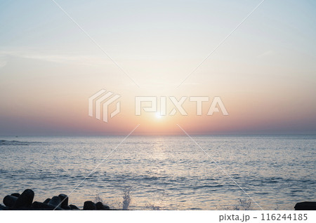 茨城　会瀬海岸の日の出（日立市） 116244185