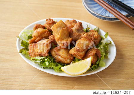 鶏の唐揚げ 116244297