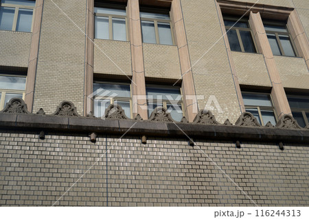 海岸通より横浜税関本関庁舎の外壁を眺める-2 116244313