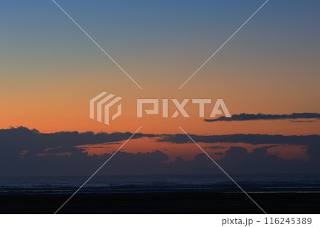 房総の海と日の出の風景 116245389