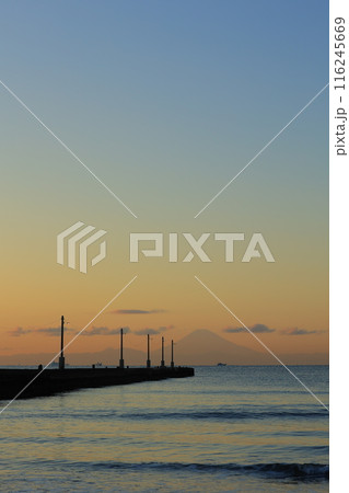 原岡桟橋から望む夕暮れ 116245669