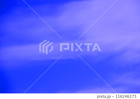 雲のある青空 (背景素材） 116246273