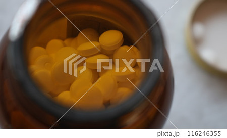 遮光の瓶に入ったの錠剤一般用医薬品 116246355