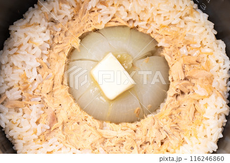 新玉ねぎの炊き込みご飯 116246860