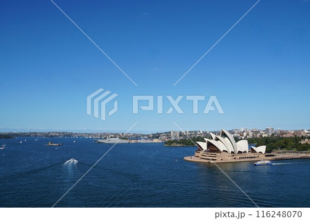 ハーバーブリッジから見るオペラハウス 116248070
