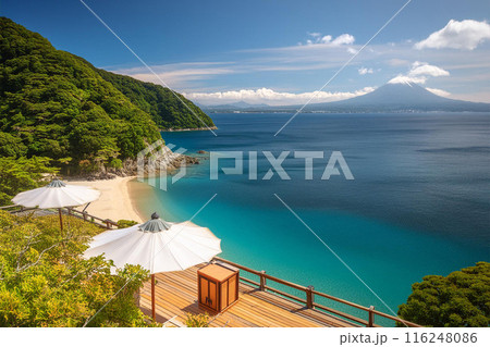夏休みにバカンスで訪れたビーチ 116248086