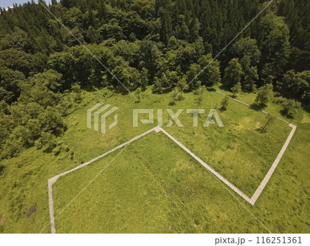 夏の親海湿原(およみしつげん) 長野県白馬村(ドローンによる空撮) 夏の親海湿原(およみしつげん) 長野県白馬村(ドローンによる空撮) 116251361