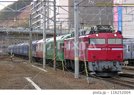 夢空間車両を連結したブルートレイン（東北本線／福島駅） 116252004