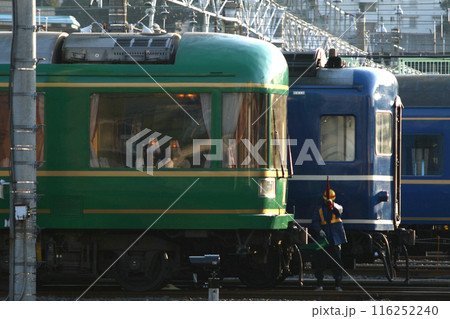 尾久客車区に留置中の夢空間北斗星号・あけぼの号などの寝台列車群 116252240