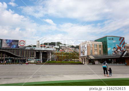 台湾北部の港町・基隆 基隆駅前広場 台湾北部の港町・基隆 基隆駅前広場 116252615