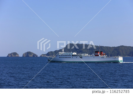 宇和島運輸フェリー「れいめい丸」と高島 宇和島運輸フェリー「れいめい丸」と高島 116252785